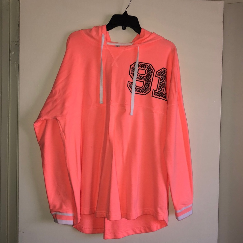 Long sleeve pullover